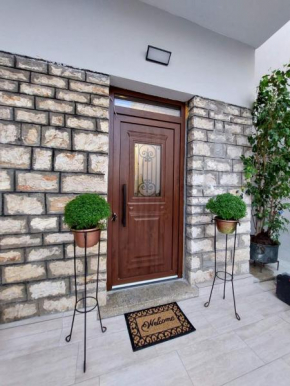 Stone-built Villa Nesseris 80 m2